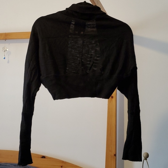 Shrug/ cardigan - Picture 2 of 3